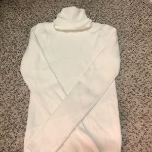 Cream turtle neck sweater size S, fitted